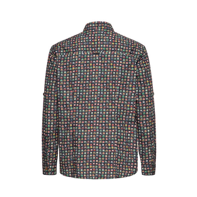 Experience the classic style with the new King Kerosin long-sleeved shirt; which impresses with its timeless details and high-quality materials. This shirt is your key to an elegant yet striking look. Made from high-quality organic cotton; the shirt offers maximum comfort and sustainability. It impresses with a classic Kent collar and a slightly rounded hem that ensures an elegant silhouette. The roll-up and fixable sleeves allow you to wear it flexibly; perfect for every occasion. The stylish all-over prin