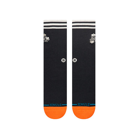 Stance is an American sock brand that has taken the sock concept to a completely new level. With their expressive prints and designs they live up to their slogan ''The Uncommon Thread'' all too well. A classic sock height that hits the mid-point of your lower leg. Features moderate cushioning throughout the sock for a secure fit with enhanced impact protection; combed cotton blend; deep heel pockets complement your arch with that feel-good fit and seamless toe closure for an anti-friction finish your feet w