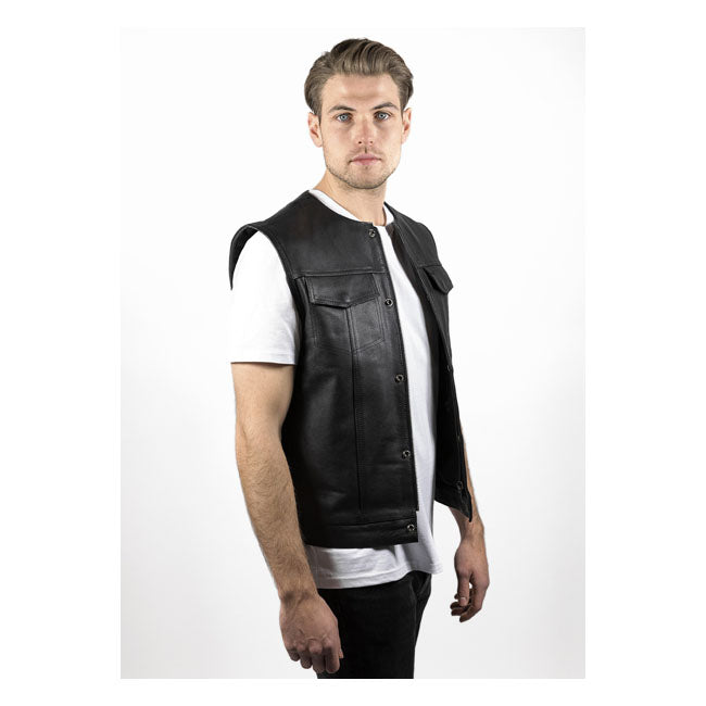 This John Doe leather vest with zipper and button closure is made from 1-1.1mm bovine leather with a cotton inner lining for breathability and comfort. On the front two closable pockets and inside facing pockets. Original US Design Bovine leather / thickness 1-1.1 mm Cotton inner lining for comfort and breathability  Two closable Front Pockets Inside facing pockets