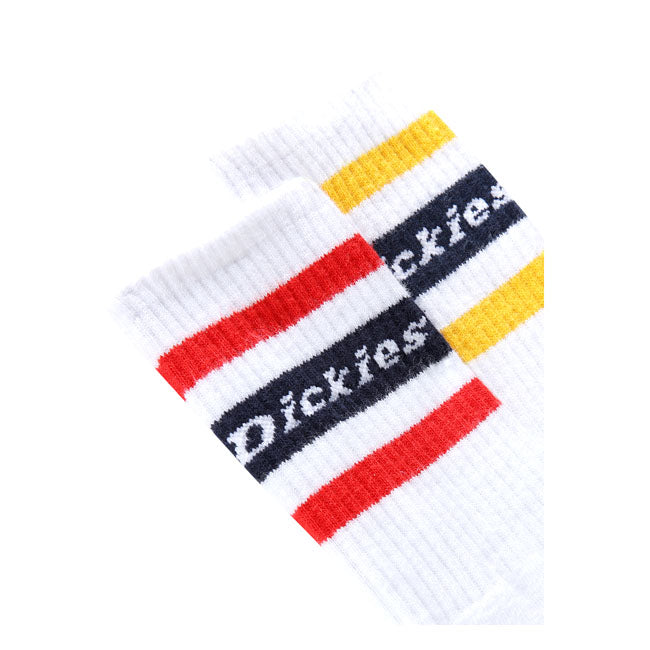 The Dickies Genola socks are the authentic ribbed ankle socks with contrasting stripes and Dickies script logo running across the top. A classic athletic style that come in a pack of two assorted colours. A fresh pair of summer socks made for everyday wear.