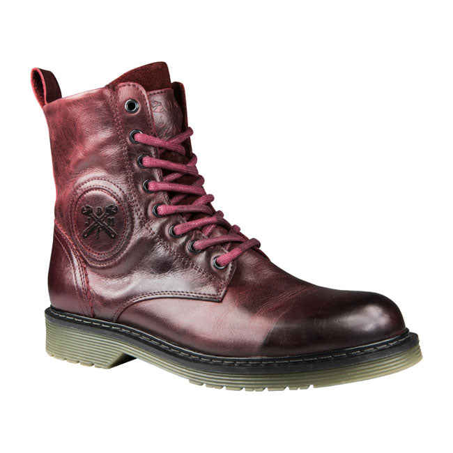 The John Doe Sixty boot is an elegant leather boot that does not compromise on safety. The design features ankle; heel and forefoot reinforcement for the necessary protection. The water barrier on the tongue helps keep water from washing into the boot; a zipper on the side adds convenience and comfort. Apart from that; Sixty boot is also fitted with an oil-resistant; vibration-absorbing non-slip sole. CE certification: EN 13634:2017 Vintage cowhide leather  Water-repellent and breathable Three-point pro