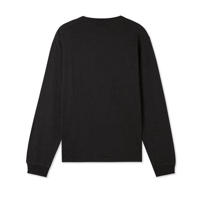 The Dickies Mapleton long sleeve; with a regular fit crewneck made of BCI certified cotton jersey. Featuring the iconic Dickies logo graphic in small on the front. The staple cotton long sleeve made for everyday wear. Available in a range of classic and seasonal colors. Jersey 100% BCI cotton 160 GSM