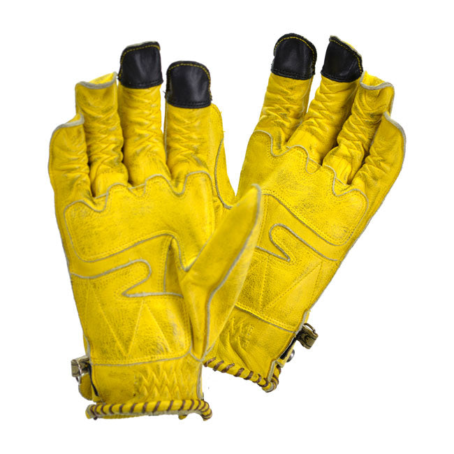 The By City Second Skin gloves fits like the name already says like a second skin.  Comfortable; made of leather; adjustable by metal button on wrist. They have the touch function on the index finger and are CE approved; CE UNE-EN:13595:2015-CE. Enjoy the summer with these Second Skin gloves.