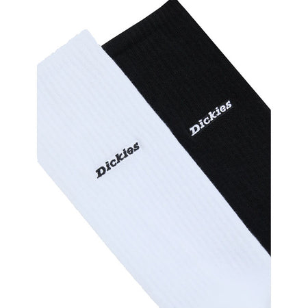 The Dickies Copperton high socks are a longer length athletic crew sock. Made out of ribbed cotton-poly blend; features include embroidered Dickies script logo. 68% cotton / 22% polyester / 3% elastane Two pack; pair of black and pair of white