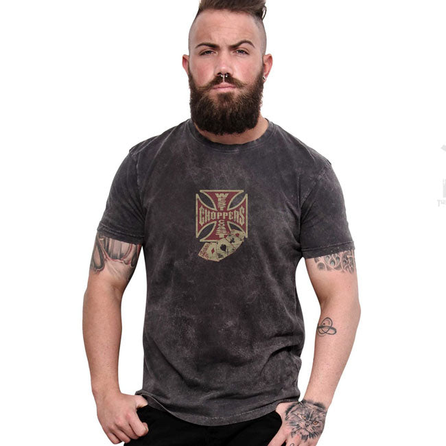 What ever you choose; you can never go wrong with a T-shirt of West Coast Choppers. The t-shirt made of the finest cotton for a nice touch and feel; featuring logo on the front or back of the shirt. With a regular fit the shirt is nice to wear. Available with different prints.
