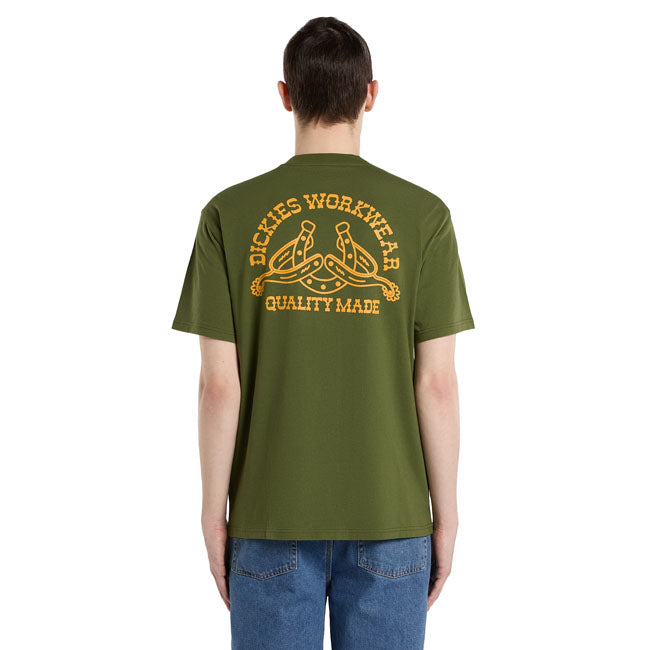 The Dickies Bettsville t-shirt is a relaxed fit t-shirt with authentic Dickies detail and artwork. Made with a 210GSM flex cotton; this t-shirt features side seamDickies label; small left hand chest Dickies western inspired logo; and large horse shoe and spur line artwork on the back. A comfortable everyday piece with nods to yesteryear. Relaxed fit 100% cotton 210 GSM