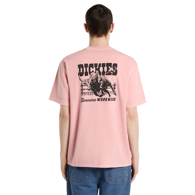 The Dickies Butchell t-shirt is a relaxed fit t-shirt with authentic Dickies fabrication and artwork. Made out of 230GSM washed cotton for comfort anddurability; the t-shirt features small left hand side ranch inspired logo and large back ranch artwork. A sturdy and comfortable t-shirt that pays homage to the old west. 100% cotton 230 GSM