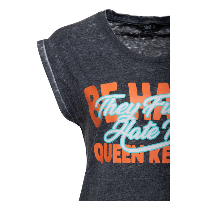 Queen Kerosin Be Happy T Shirt Antraciet