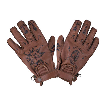 The By City Second Skin gloves fits like the name already says like a second skin. Comfortable; made of leather; adjustable by metal button on wrist. They have the touch function on the index finger and are CE approved; CE UNE-EN:13595:2015-CE. Enjoy the summer with these Second Skin gloves.