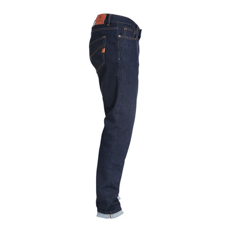 John Doe Pioneer LE Mono jeans gives you CE AAA certified jeans in fabric design; as the name suggests; for a cool and comfortable wearing experience on a hot day. The design is based on a special weaving process that combines denim fabric with XTM-Fiberr. In combination with the knee and hip protectors; this will protect you from anything you might encounter on the road. Pioneer Mono has a slim-fit classical five-pocket design in an authentic denim look with enough stretch in the fabric to ensure excellent