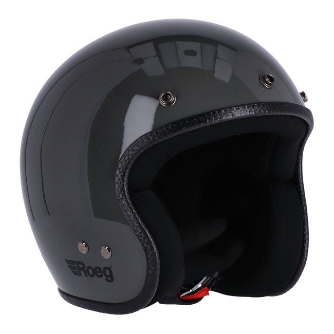 The Roeg JETT helmet; a modern classic that stays true to its roots as the trendsetter in headgear. Crafted for those who value a lightweight; open-face design without compromising style; the JETT is anything but ordinary. This helmet effortlessly blends urban chic with practicality; ready to accompany you on spontaneous rides or impromptu meet-ups. With its ''RQ LIGHT'' fiberglass shell; multi-density EPS liner; and four shell sizes; the JETT ensures a snug fit. The classic double D-ring adjustable chinstr