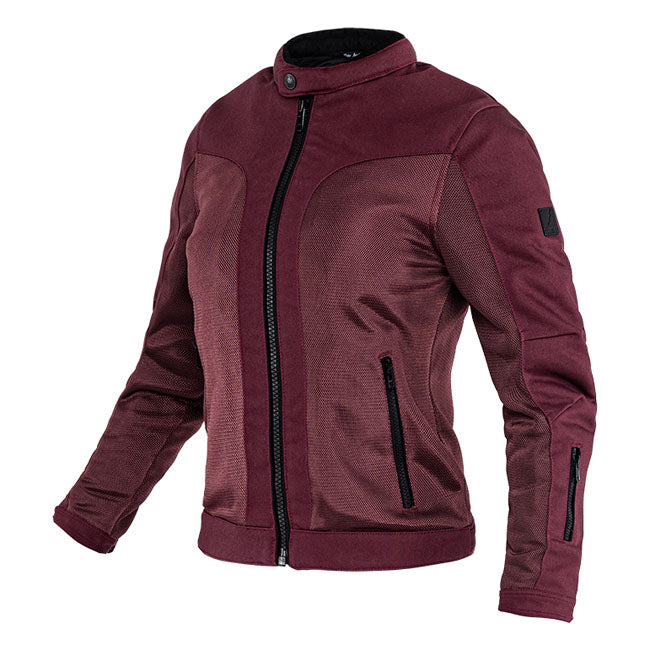 The John Doe Aero mesh jacket is the ideal companion for hot summer days on the bike. With its fully perforated construction; it offers unbeatable ventilation while remaining extremely durable. The Aero Mesh is certified according to the AA standard (EN17092:3-2020). The perforated construction of this motorcycle jacket offers optimum ventilation; ensuring a comfortable riding experience even in extreme temperatures. Whether in the city or on the highway; the Aero Mesh jacket keeps you cool and protected. F