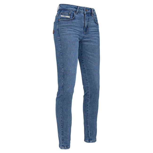 The John Doe Ruby Monolayer female jeans benefit from extreme flexibility. This comes from a high-stretch blend that gives you a perfect fit with fantastic levels of comfort. You won''t have to compromise on safety of course; as our high-cut five-pocket XTM monolayer denim jeans are AA-certified and will protect you in every situation with protectors to the knee and hip. CE certification: AA (EN 17092-3:2020) Monolayer design XTM-fibrer/stretch denim twill blend design XTMr Protector Ready Integrated he