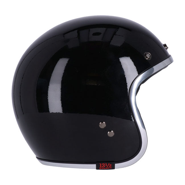 The best way to stay safe on a motorcycle is to not ride a motorcycle; but let's skip that option and go for an ECE 22.06 approved helmet that looks amazing. These 13 « Skull bucket helmets are old-school cool; with vintage colors and graphics that match your chopper style. The Buckets are made of fiberglass in four different shells and are available in sizes ranging from Extra Small to Double XL. Complete with padded chin strap and classic double d-ring closure; plus integrated snaps for shields and peaks