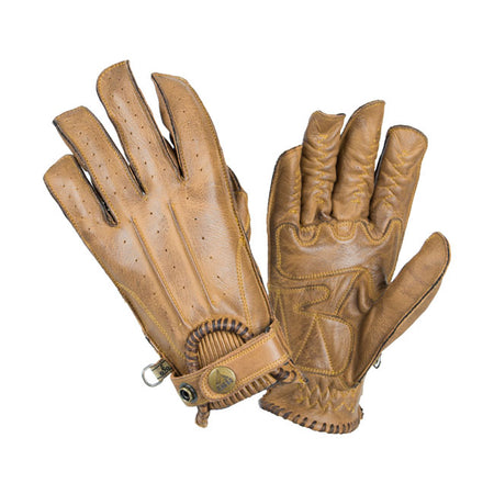 The By City Second Skin gloves fits like the name already says like a second skin.  Comfortable; made of leather; adjustable by metal button on wrist. They have the touch function on the index finger and are CE approved; CE UNE-EN:13595:2015-CE. Enjoy the summer with these Second Skin gloves.