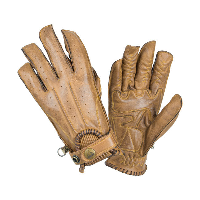 The By City Second Skin gloves fits like the name already says like a second skin.  Comfortable; made of leather; adjustable by metal button on wrist. They have the touch function on the index finger and are CE approved; CE UNE-EN:13595:2015-CE. Enjoy the summer with these Second Skin gloves.