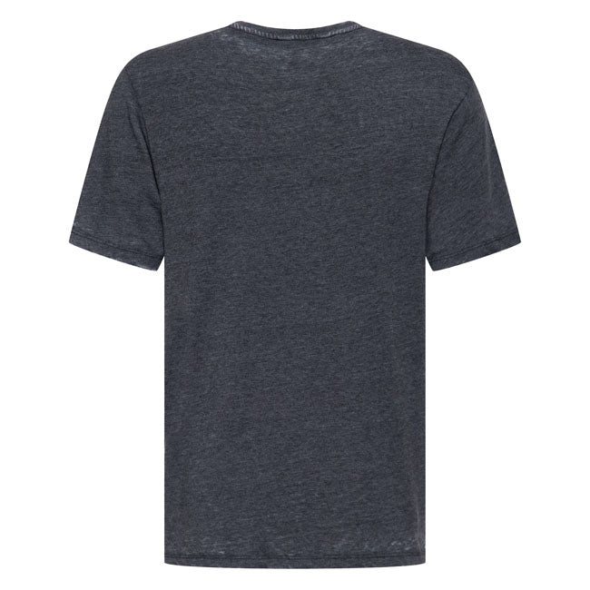 A faded look meets an uncompromising design with this King Kerosin Skull 1979 t-shirt. The striking skull with crossed bones perfectly embodies classic biker spirit. The enzyme wash creates an authentically aged look and a pleasantly soft feel. The cotton-based fabric feels comfortable against the skin and retains its shape even with everyday wear. A slightly slimmer regular fit ensures a relaxed fit and a clean look; perfect for those who prefer to wear their message rather than explain it. Enzyme Wash T-