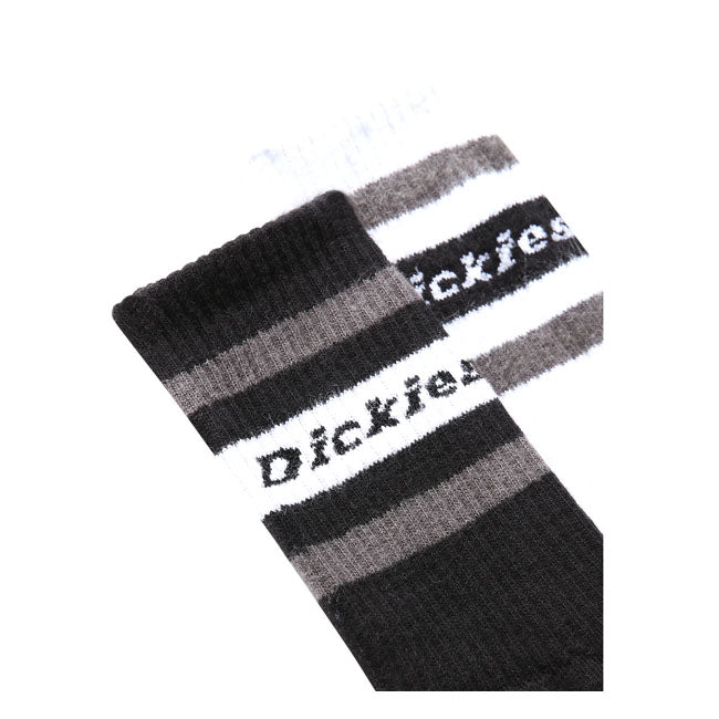 The Dickies Genola socks are the authentic ribbed ankle socks with contrasting stripes and Dickies script logo running across the top. A classic athletic style that come in a pack of two assorted colours. A fresh pair of summer socks made for everyday wear.
