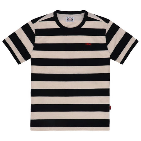 Thou Shalt Ride isn't just a phrase; it's a way of life! The 13 « shirts are crafted from yarn-dyed 100% thick cotton for a premium feel; these regular-fit pieces deliver both comfort and durability. Available in a classic black/white or striking red/white design; it features a vintage-inspired look with the 13 1/2 logo embroidered on the left chest. Choose between a t-shirt or long sleeve; perfect for every ride and every season.