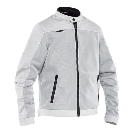 The John Doe Aero Mesh jacket; the ideal companion for hot summer days on the bike. With its fully perforated construction; it offers unbeatable ventilation while remaining extremely durable. The Aero Mesh is certified according to the AA standard (EN17092:3-2020). The perforated construction of this motorcycle jacket offers optimum ventilation; ensuring a comfortable riding experience even in extreme temperatures. Whether in the city or on the highway; the Aero Mesh jacket keeps you cool and protected. For