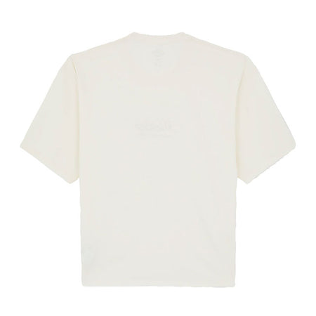The Lewistown Embro SS Tee is a boxy fit T-shirt with authentic Dickies detail and fabrication. Made with a heavier 100% cotton jersey; and featuring centre chest chain stitch vintage inspired Dickies logo. A workwear heritage inspired design on a modern silhouette.                                                                                      Materials: 100% COTTON; 230 GSM.