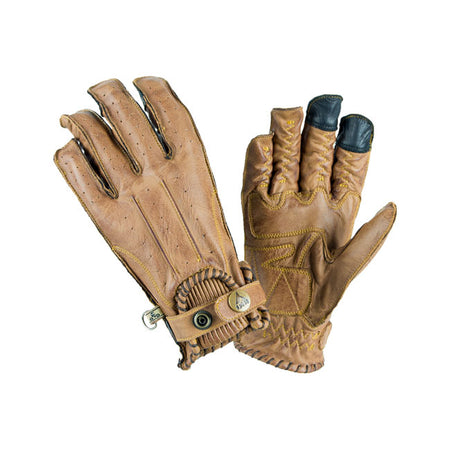 The By City Second Skin gloves fits like the name already says like a second skin. Comfortable; made of leather; adjustable by metal button on wrist. They have the touch function on the index finger and are CE approved; CE UNE-EN:13595:2015-CE. Enjoy the summer with these Second Skin gloves.