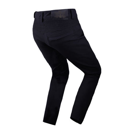 Ladies! Pay attention! This is the High Straight jeans of By City; CE approved for riding CE EN17092-3:2020 level AA. Features stretching on knees and waist; adjustable ankles by zipper; three outside pockets; mesh lining for ventilation and detacheble "Flexishock" knee and hip protections. Fashion and safety in one jeans.