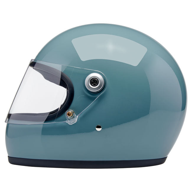 The Biltwell Gringo S has a sleek; old-school and iconic look from back to the 70's with the high protection standards of the present time. The Gringo S is made of a slim profile ABS outer shell with hand-painted beautiful colors; CE certified anti-scratch and anti-fog visor; removable and washable liner with hand-sewn diamond stitch. Also there are speaker cut-outs for intercoms; a double d-ring chin strap and the helmets are ECE 22.06 and DOT certified.