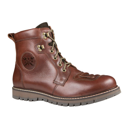 The John Doe Daytona gives you a robust leather boot with intricate details as well as ankle; heel and forefoot reinforcement for total protection. Additional reinforcement in leather gives you additional grip while shifting gears. Apart from that; the tongue is equipped with a barrier to keep water from washing into the boot. The side zipper adds convenience and comfort. As you'd expect; Daytona is also fitted with an oil-resistant; vibration-absorbing non-slip sole. CE certification EN 13634:2017 Vintag