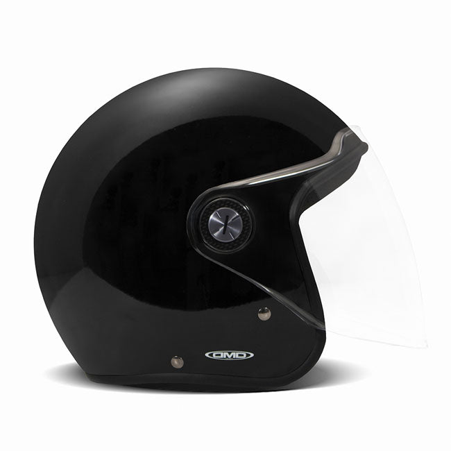 The DMD P1 helmet is a fiberglass jet helmet influenced by the shell of the iconic Seventies but with a next generation visor totally removable. Thanks to an easy system you can take the visor off possessing two products in one: a jet with visor for the winter season and a simple jet fitting glasses or goggles for the sunny and warm days. Three different shells for the perfect fit and maximum compactness; removable and washable liner and padded chin strap with Double D-ring closure. The helmet is ECE approv
