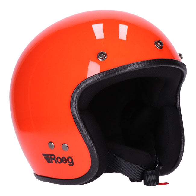 The Roeg JETT helmet; a modern classic that stays true to its roots as the trendsetter in headgear. Crafted for those who value a lightweight; open-face design without compromising style; the JETT is anything but ordinary. This helmet effortlessly blends urban chic with practicality; ready to accompany you on spontaneous rides or impromptu meet-ups. With its ''RQ LIGHT'' fiberglass shell; multi-density EPS liner; and four shell sizes; the JETT ensures a snug fit. The classic double D-ring adjustable chinstr