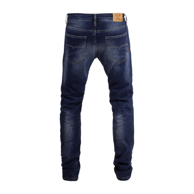 If you thought that the most stable thing about your ride could only be the metal underneath you; you might be in for a surprise. The John Doe XTM-Fiberr lining is many times as strong as any metal and will keep you safe in any situation thanks to the added knee and hip protectors. Ironhead Jeans XTMr give you a slim-fit five-pocket-style pair of jeans with CE certification: AA (EN17092-3:2020). The denim has a Teflonr coating to make it water repellent and the inner Coolmaxr fibres for temperature regulati