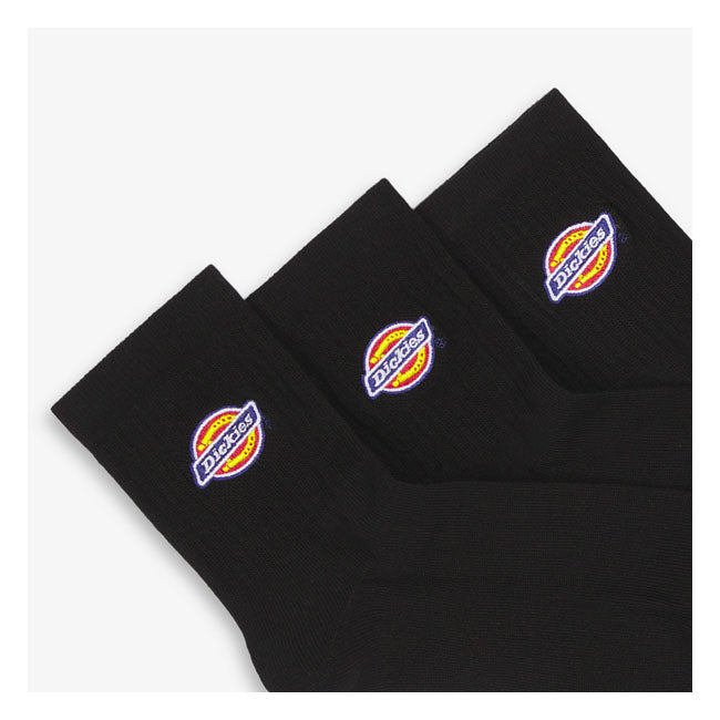 The Dickies Valley Grove socks are authentic ribbed ankle socks with embroidered Dickies logo on the top. A classic athletic style that come in a pack of three; in one color or three different colors. Available in a wide range of classic and seasonal colors. A fresh pair of socks every day made for all occasions. Ribbed crew socks 68% cotton / 24% polyester / 5% polyamide / 3% elastane