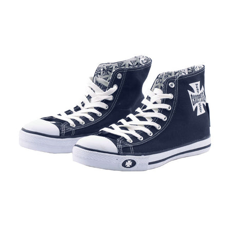 Classic Warrior shoes with rubber sole; an extra soft footbed and a lined tongue for your comfort and OG Cross on the inner lining.