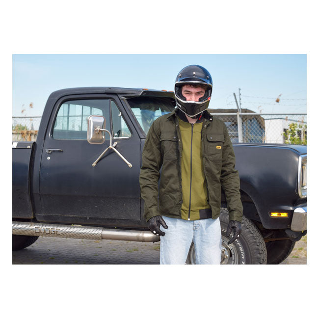 Discover the thrill of the ride with the Roeg Chris overshirt. The Chris protective overshirt is a monolayer wax shirt which combines AA protection with maximum comfort. The custom RQ outer fabric; unique for this ROEG product; provides the wearer an incomparable experience; reinforced by elbow; shoulder and optional back RQ protectors. This stylish and comfortable protective garment is designed to keep you safe and the stretch fabric used gives you an extremely comfortable wearing experience. Featuring two