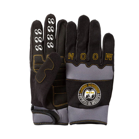 Built for the road and dripping with style; the Mooneyes Good Luck gloves deliver serious function with a 4-way stretch fit; padded Amara palm; and neoprene knuckle protection. Gel-printed fingers keep your grip locked; while the Velcro cinch cuff ensures a secure fit. Finished with co-branded Loser Machine x Mooneyes logos; these gloves bring the luck; if you bring the ride.