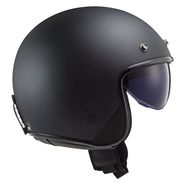 The LS2 Bob II is the perfect companion on both city roads and highways. The polycarbonate shell for a perfect balance between comfort and safety. Includes sun visor; peak; and double D closure for maximum safety. The helmet is ECE 22.06 approved.