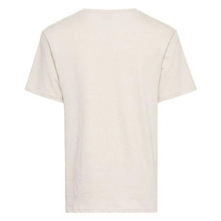 Speed; humor; and classic cartoon aesthetics meet a practical everyday essential. The King Kerosin t-shirt features a classic regular fit and is comfortably relaxed without looking shapeless. Made from pure cotton; it offers a natural feel and is ideal for daily wear. The crew neck provides a clean finish; while the straight cut ensures versatile styling. An uncomplicated shirt that effortlessly conveys vintage racing vibes. Front print in a humorous vintage racing style Pure cotton for comfortable wear 
