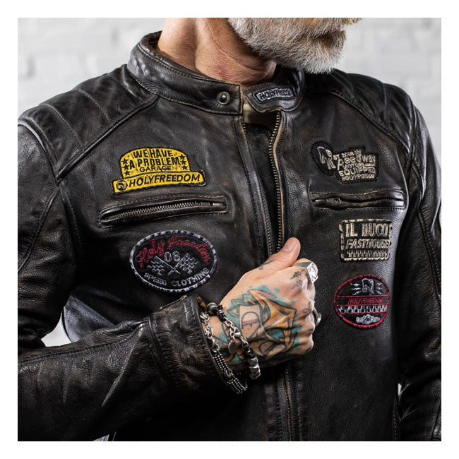 The clean and timeless design; combined with natural materials make it perfect for custom bikes; cafe racers and touring. The HF Zero EVO is a CE approved jacket with a total of 4 external pockets with metal zip and 3 internal. The inner lining consists of 100% black silk. Features pockets for inserting back protectors. A triple treatment is carried out on the leather to obtain the aging it presents: stone wash; then waxing and finally pressing. Comes with universal pockets for shoulder and elbow protectors
